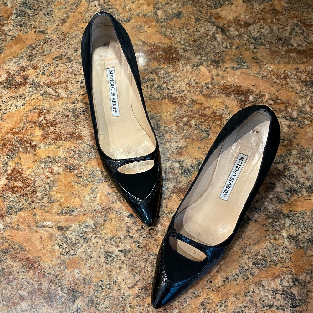 Manolo Blahnik Black Patent Pointed Toe Pumps with Cutout